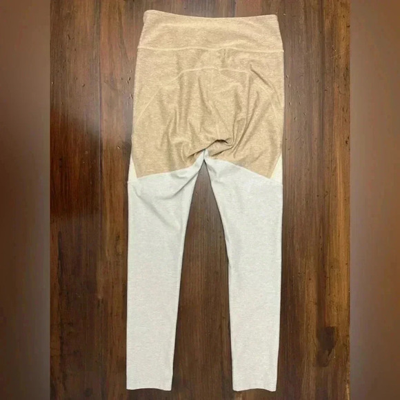 Outdoor Voices Size Small 7/8 Dipped Legging Oatmeal Desert Cloud Yoga Workout - Picture 5 of 14